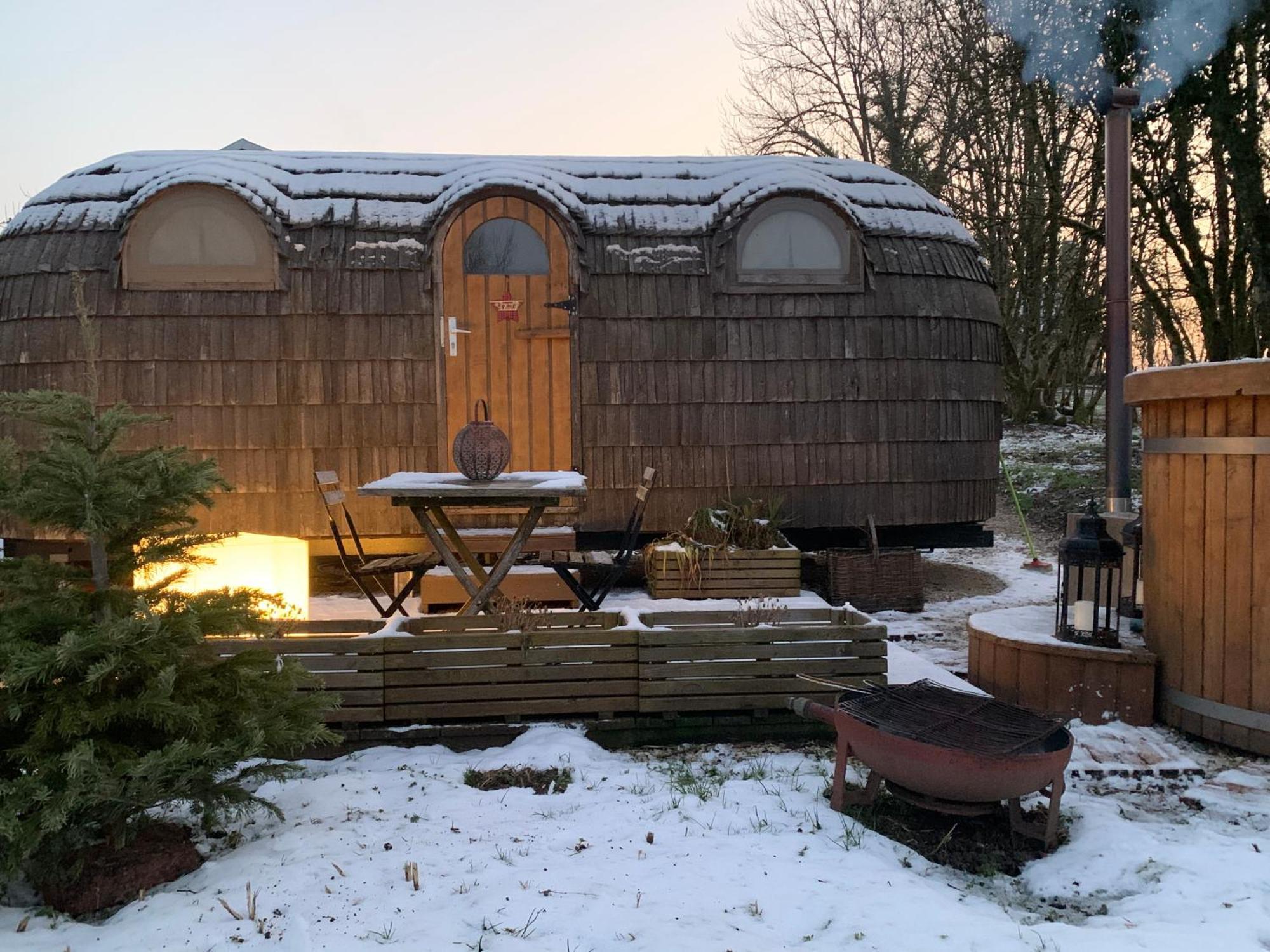 Cabane En Bois Avec Bain Nordique Et Sauna Marigny  Exteriör bild